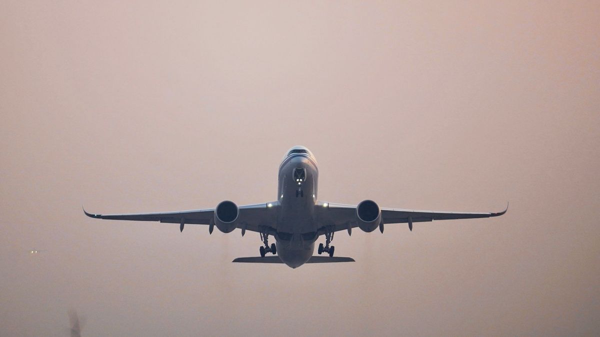 Exclusive: British Airways A380 Makes Emergency Landing in