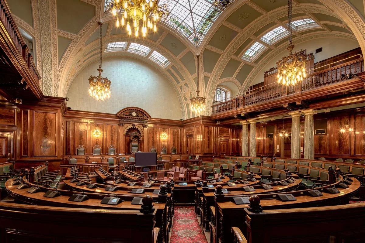 Andy Burnham Returns to Parliament, Challenges Starmer