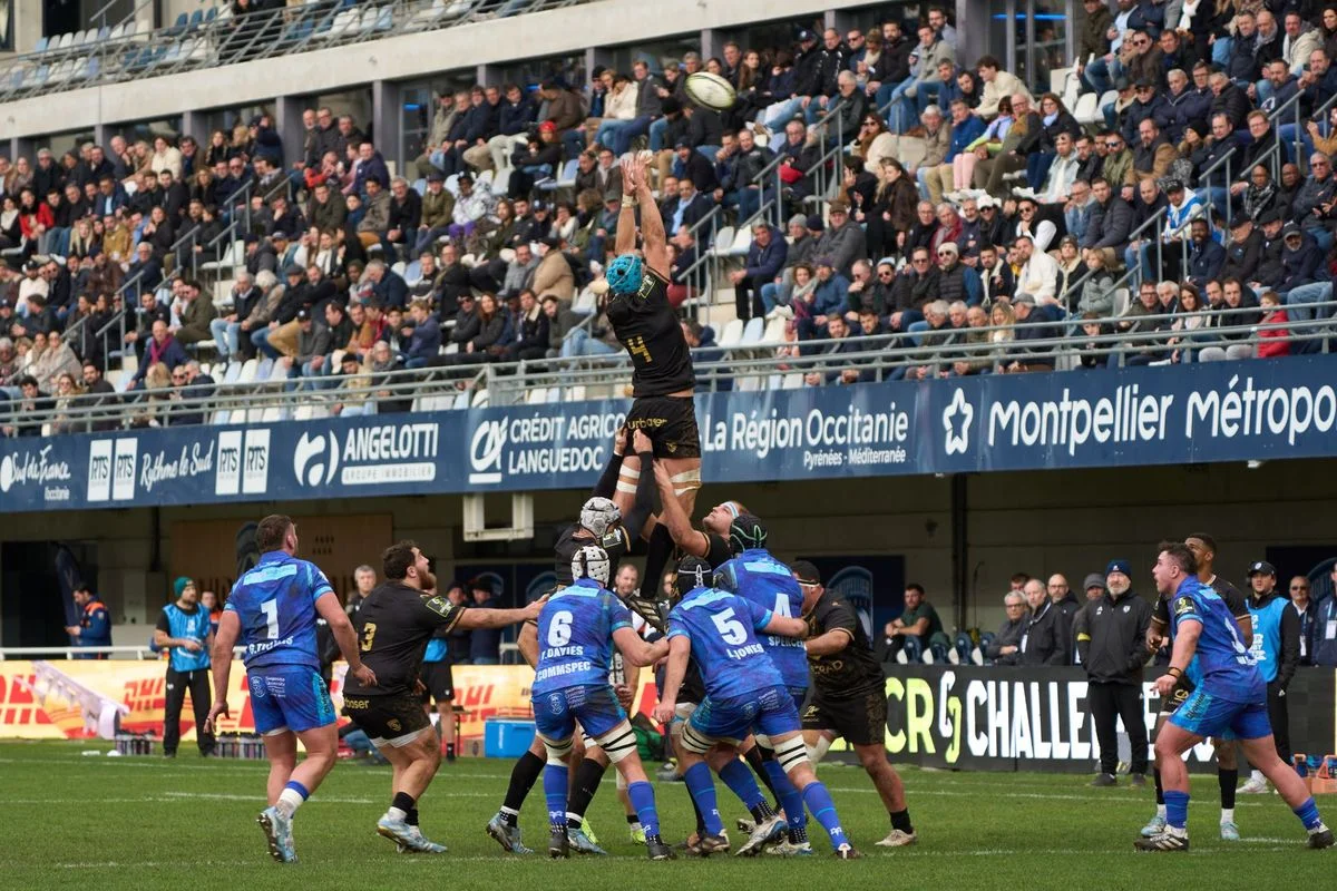 Leeds Rhinos Set for Early French Kick-Off in Round 14