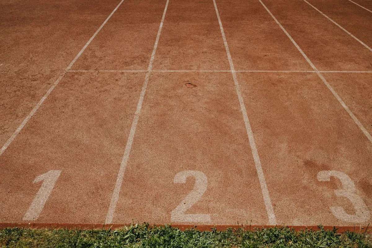 Hodgkinson Takes 800m Silver in Eugene